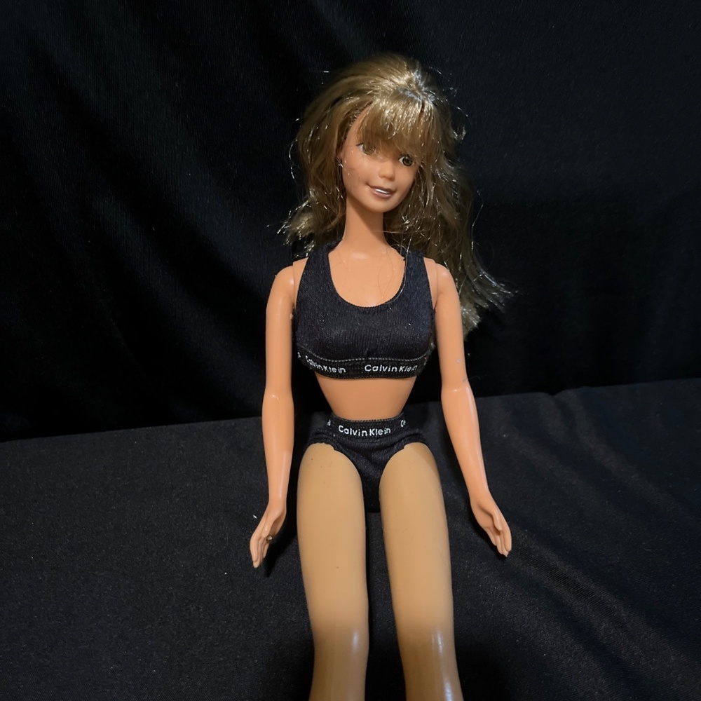 Cute Vintage 1996 Mattel Calvin Klein Jeans Barbie Doll - Picture 6 of 6